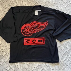 Vintage Men's CCM Air-Knit Maska Detroit Red Wings Black Hockey Jersey Medium